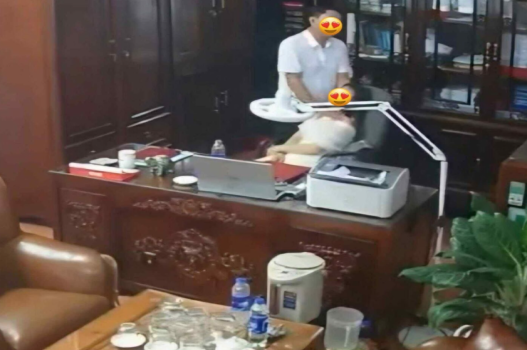 sex mẹ vợ mang thai hộ Cô bạn thân thời thơ ấu quyến rũ